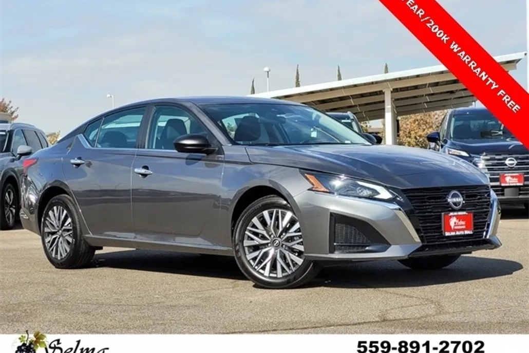 2025 Nissan Altima SV photo 1