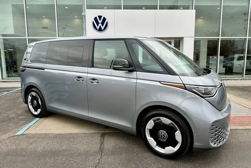 2025 Volkswagen ID. Buzz Pro S photo 1