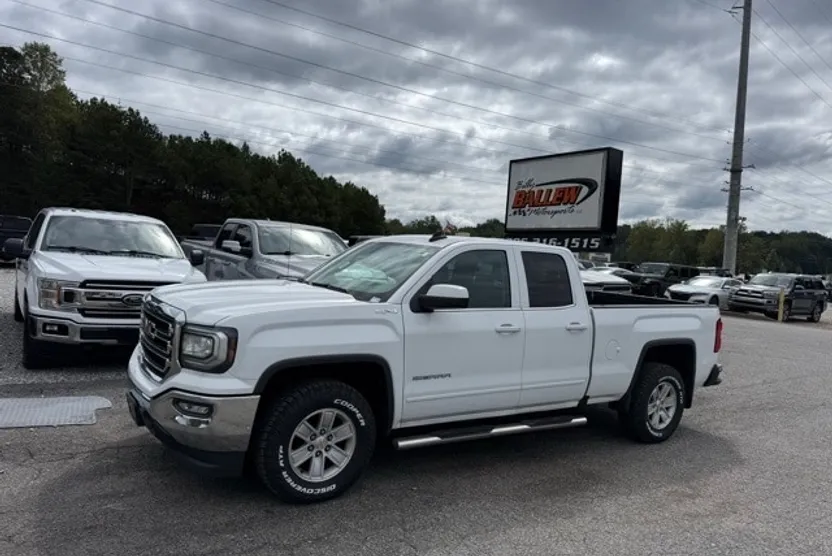 2017 Gmc Sierra 1500 SLE photo 1