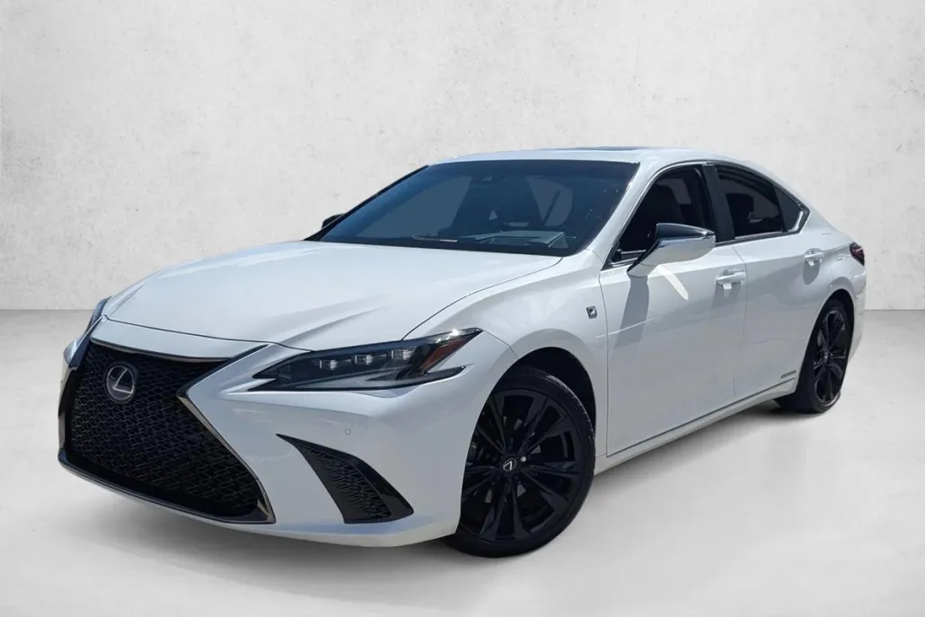 2022 Lexus ES F SPORT photo 1