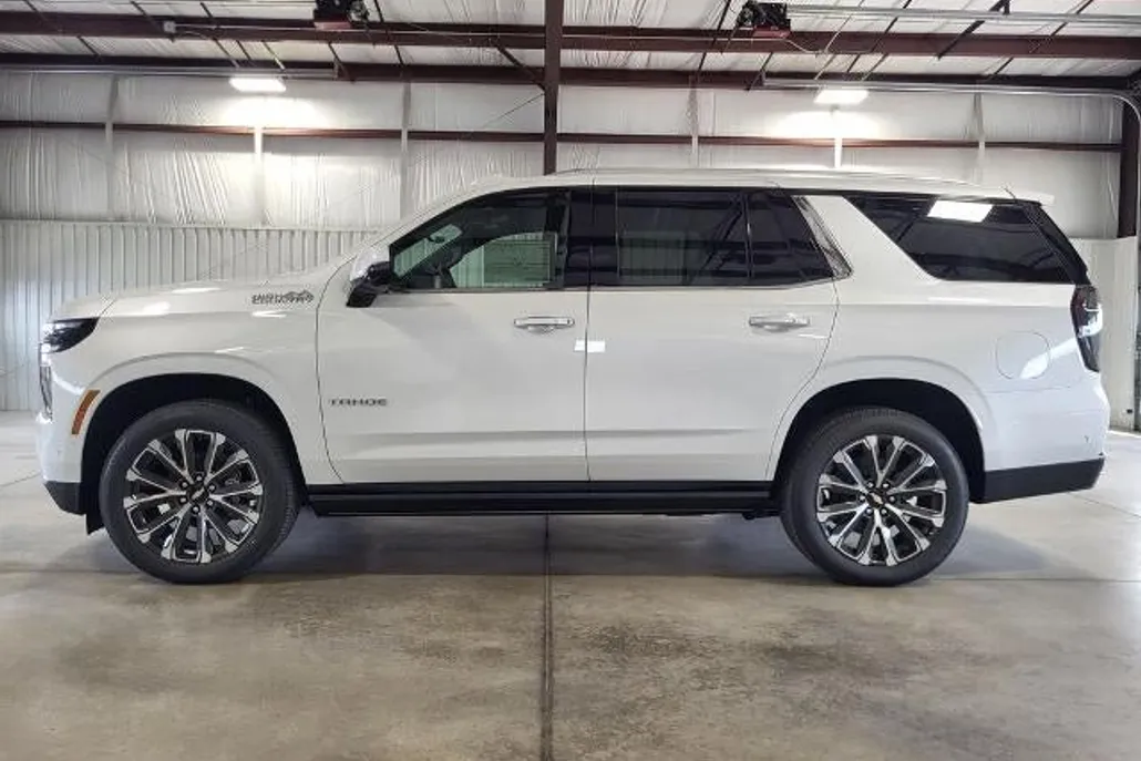2025 Chevrolet Tahoe High Country photo 1