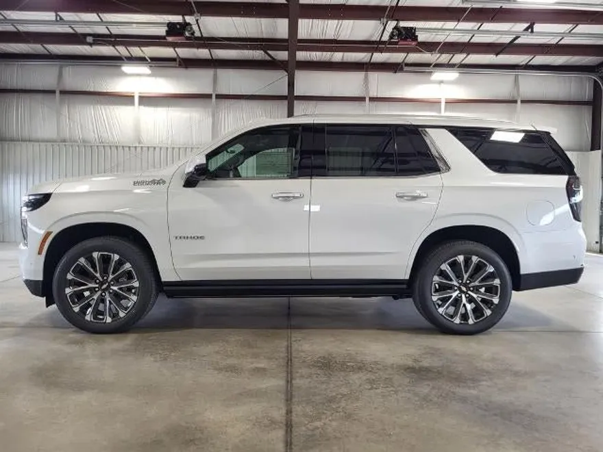 2025 Chevrolet Tahoe High Country photo 1