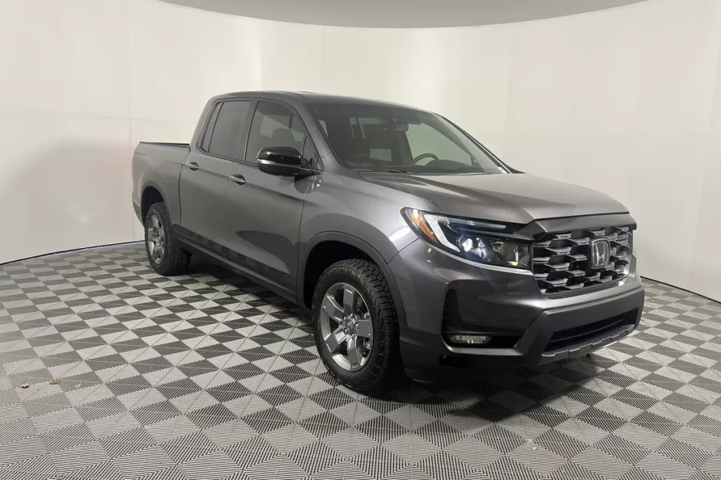 2025 Honda Ridgeline TrailSport photo 1