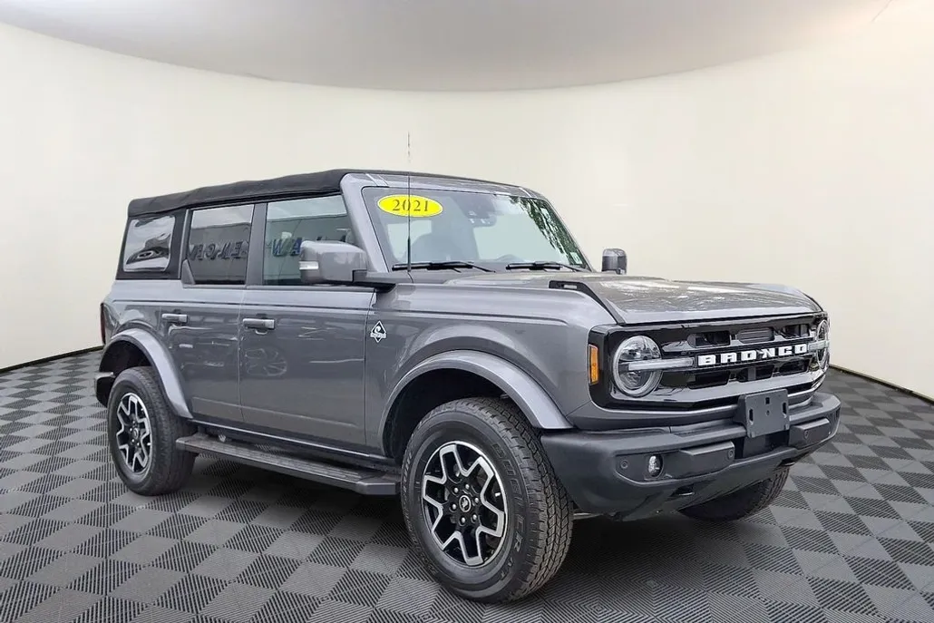 2021 Ford Bronco Outer Banks photo 1