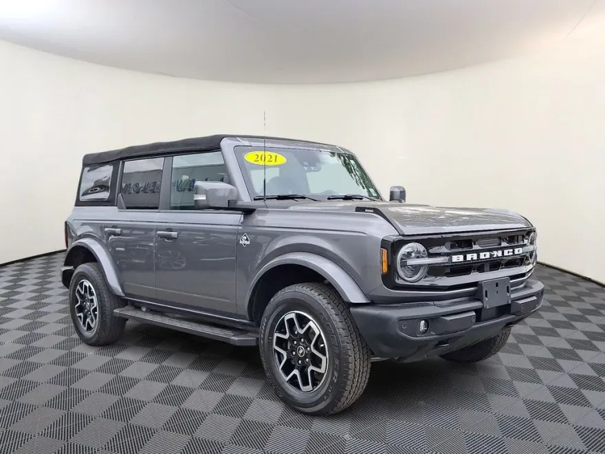 2021 Ford Bronco Outer Banks photo 1