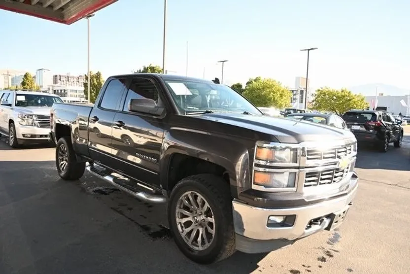 2015 Chevrolet Silverado 1500 LT photo 1