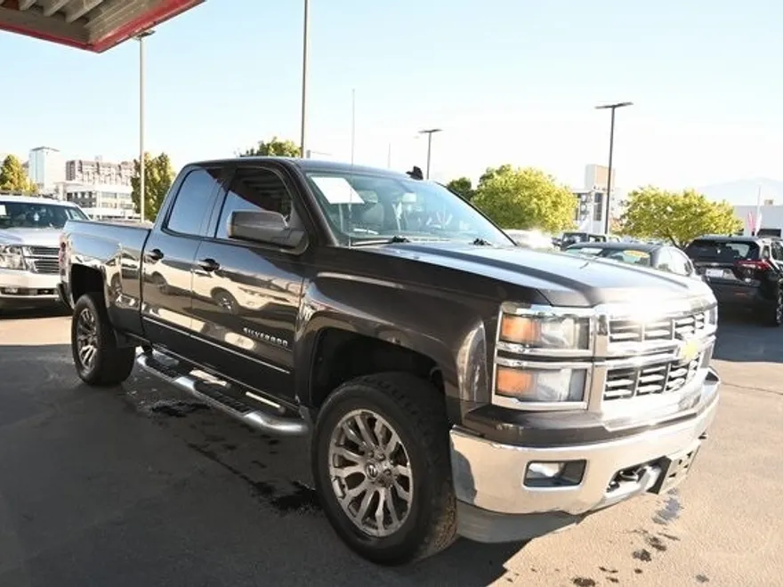 2015 Chevrolet Silverado 1500 LT photo 1