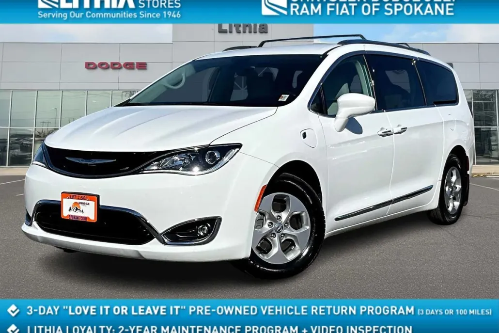 2018 Chrysler Pacifica Hybrid Touring L photo 1