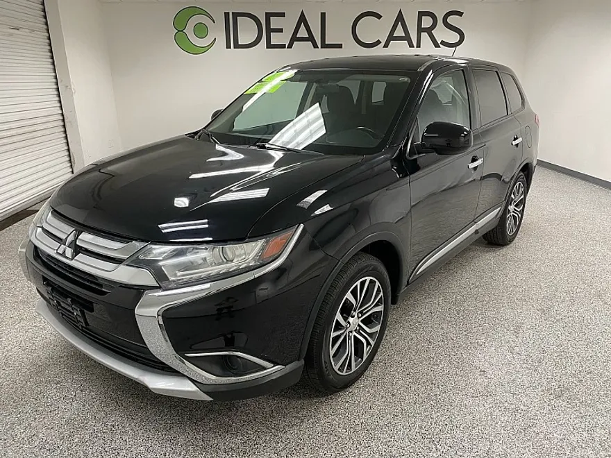 2016 Mitsubishi Outlander ES photo 1