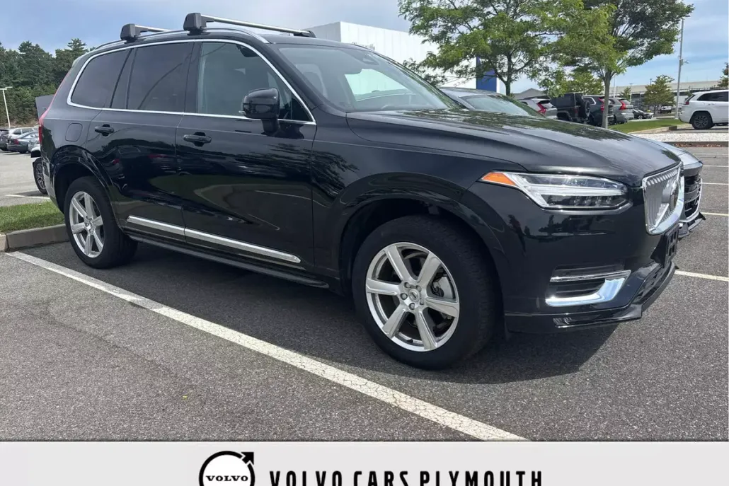 2024 Volvo XC90 B5 Core photo 1
