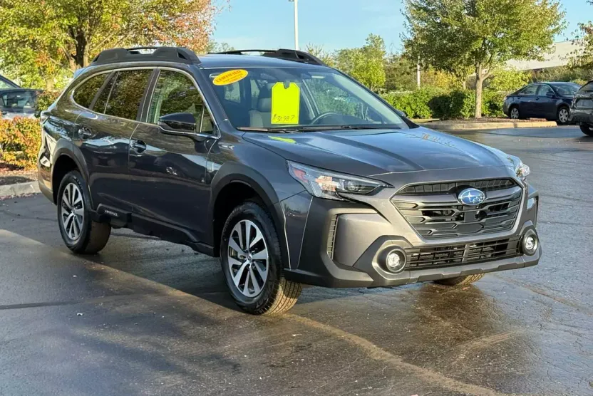 2025 Subaru Outback Premium photo 1