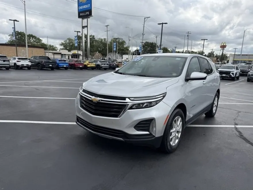 2022 Chevrolet Equinox LT photo 1