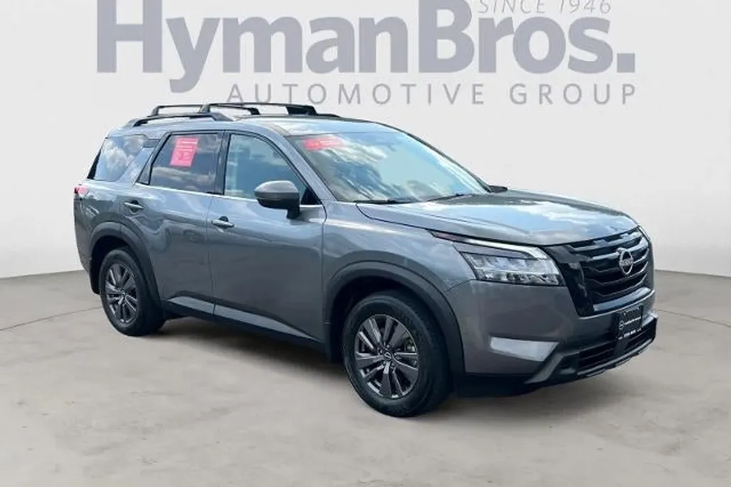 2022 Nissan Pathfinder SV photo 1