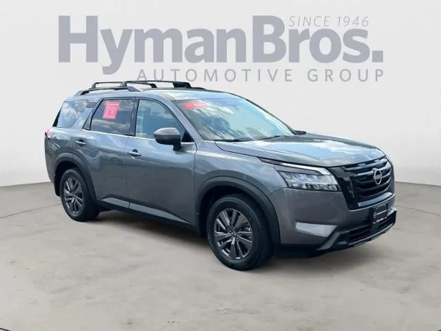 2022 Nissan Pathfinder SV photo 1