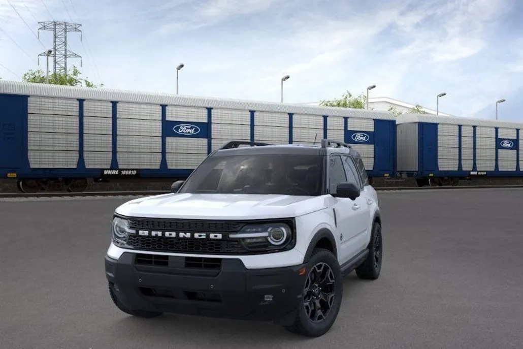 2025 Ford Bronco Sport Outer Banks photo 1