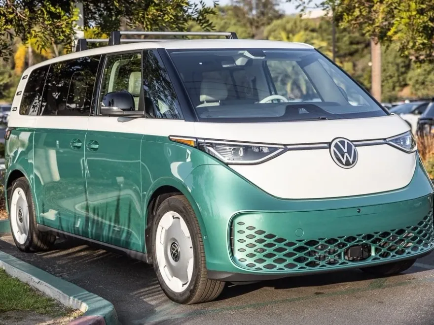 2025 Volkswagen ID. Buzz photo 1