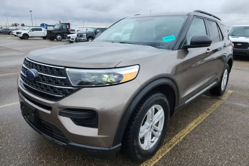 2021 Ford Explorer XLT photo 1