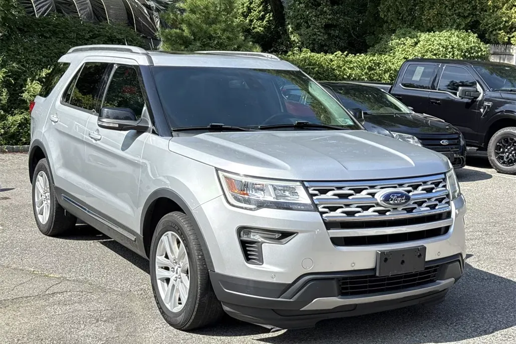 2018 Ford Explorer XLT photo 1