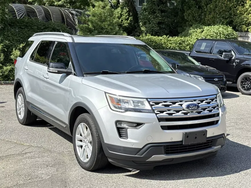 2018 Ford Explorer XLT photo 1