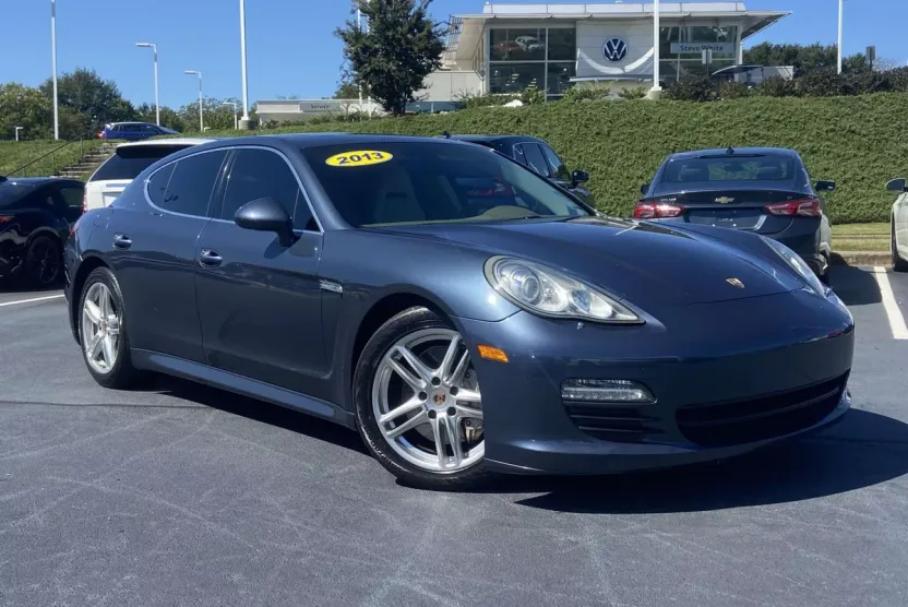 2013 Porsche Panamera S photo 1