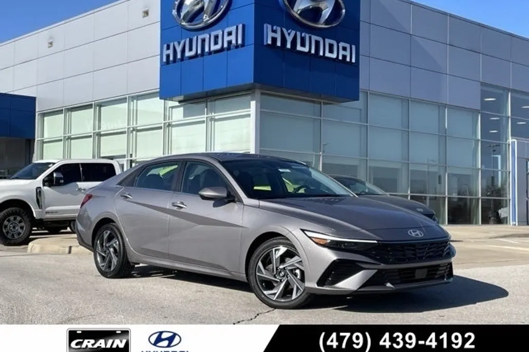 2025 Hyundai Elantra SEL Convenience photo 1