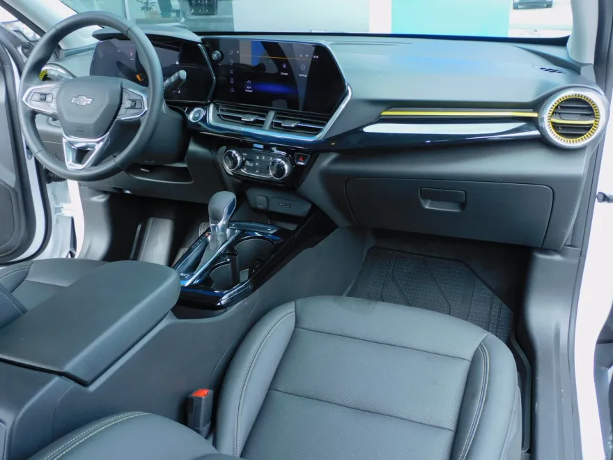 2024 Chevrolet Trax ACTIV photo 1