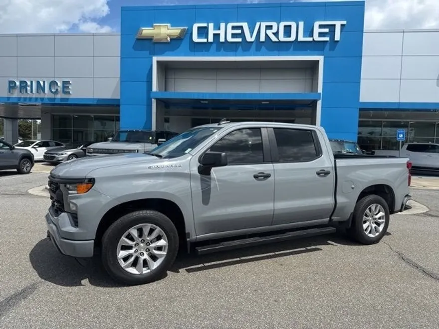 2024 Chevrolet Silverado 1500 Custom photo 1