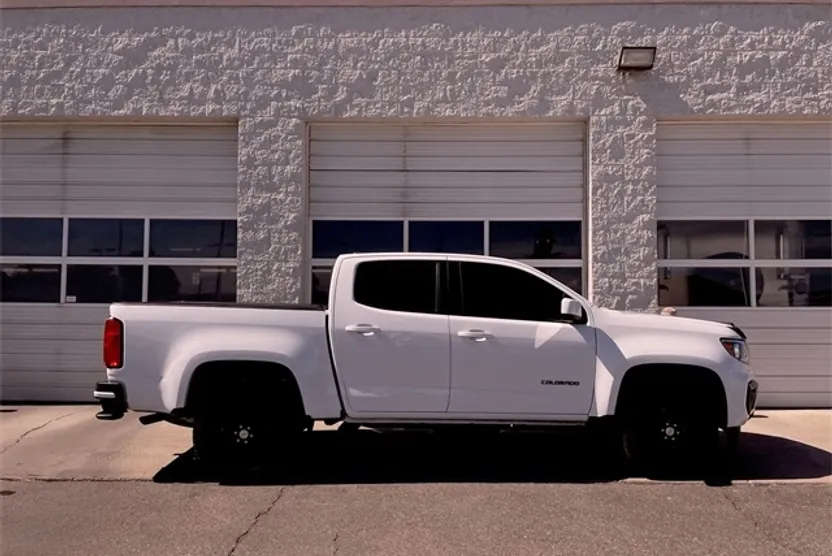 2022 Chevrolet Colorado LT photo 1