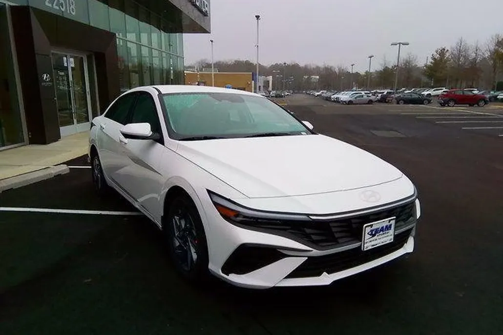 2025 Hyundai Elantra Hybrid Blue photo 1