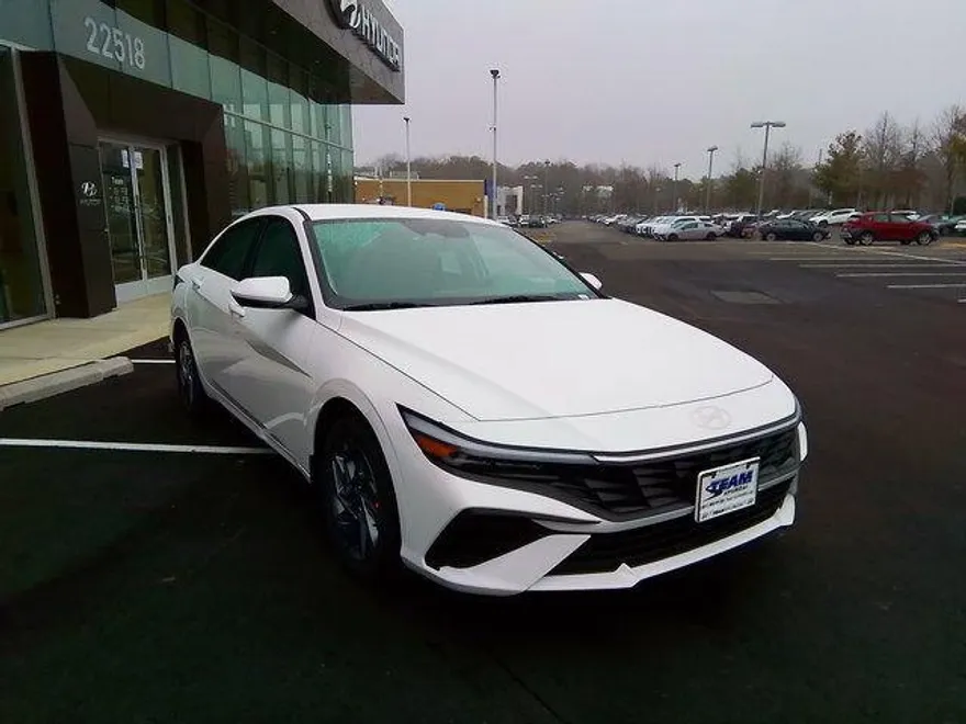 2025 Hyundai Elantra Hybrid Blue photo 1