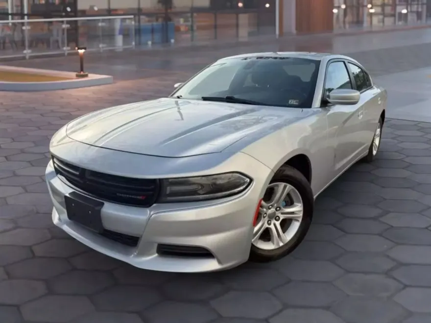 2019 Dodge Charger SXT photo 1