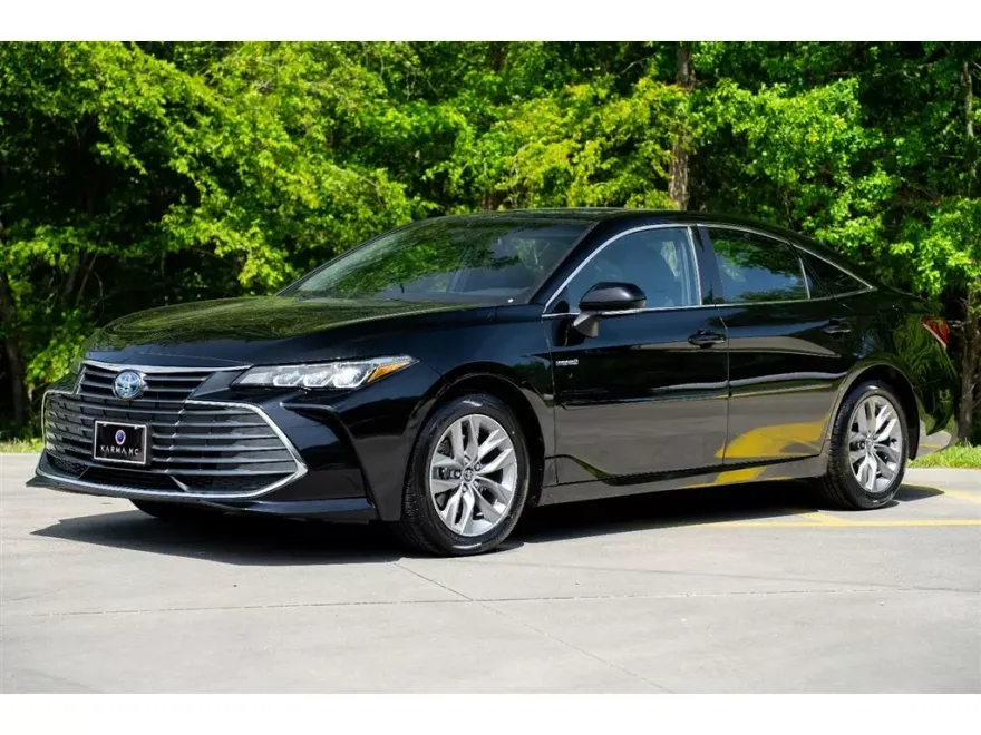2020 Toyota Avalon Hybrid XLE photo 1