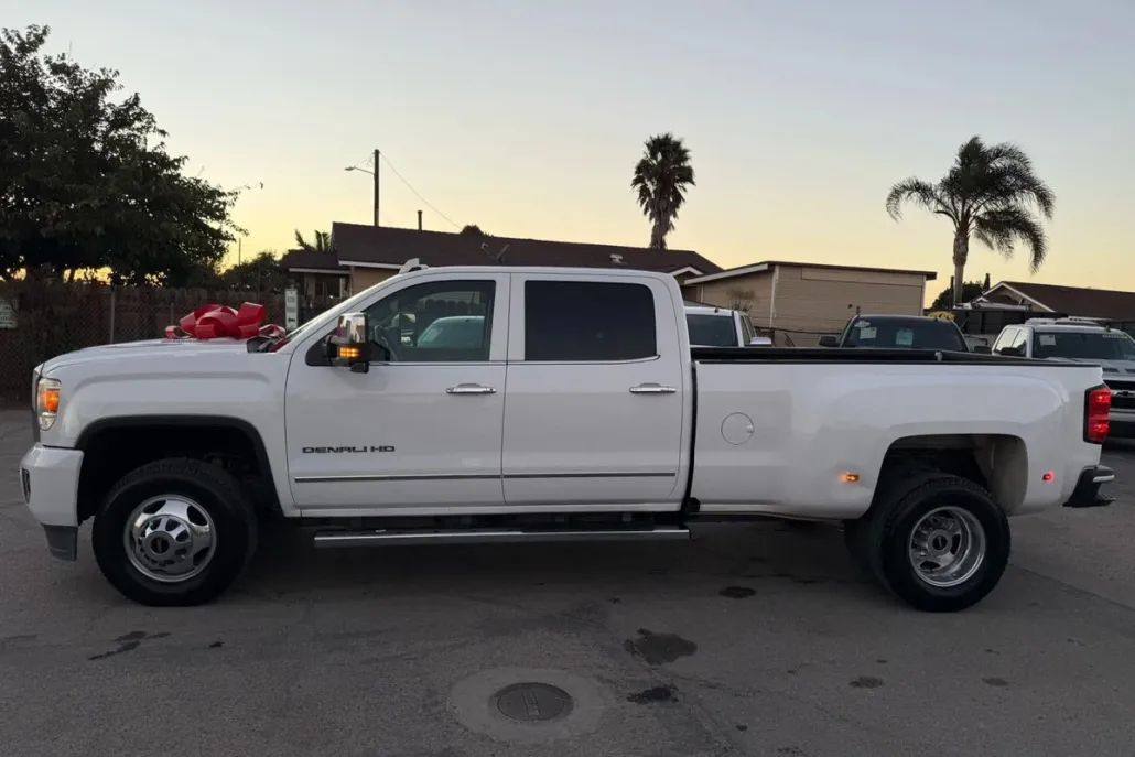 2016 Gmc Sierra 3500 HD Denali photo 1