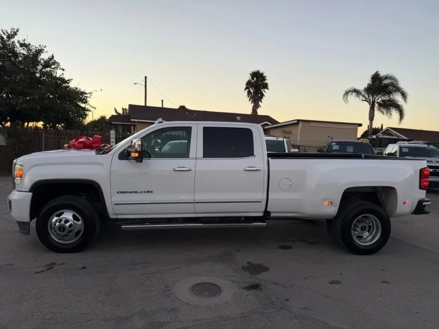 2016 Gmc Sierra 3500 HD Denali photo 1