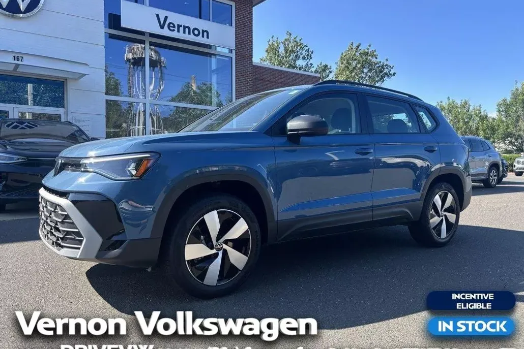 2025 Volkswagen Taos S photo 1