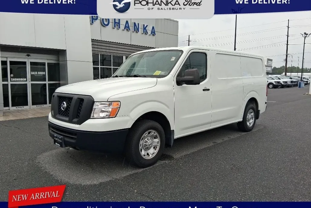 2017 Nissan NV2500 HD SV photo 1
