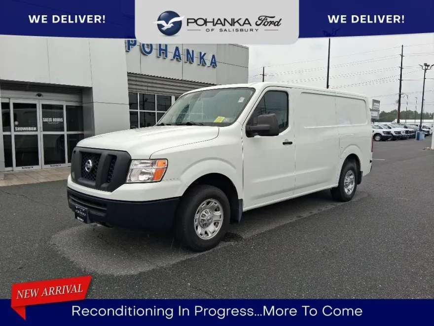 2017 Nissan NV2500 HD SV photo 1