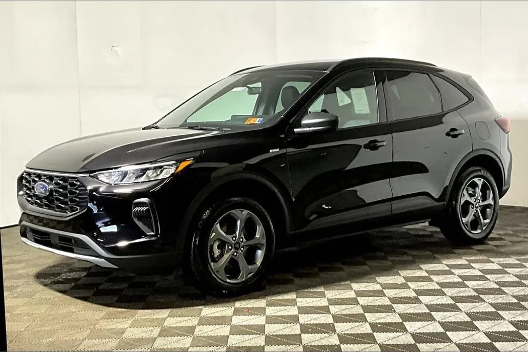 2025 Ford Escape ST-Line photo 1