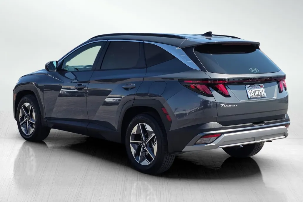 2025 Hyundai Tucson SEL photo 1