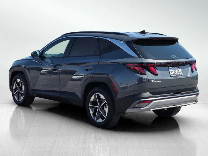 2025 Hyundai Tucson SEL photo 1