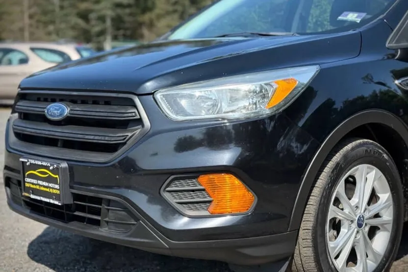 2017 Ford Escape S photo 1