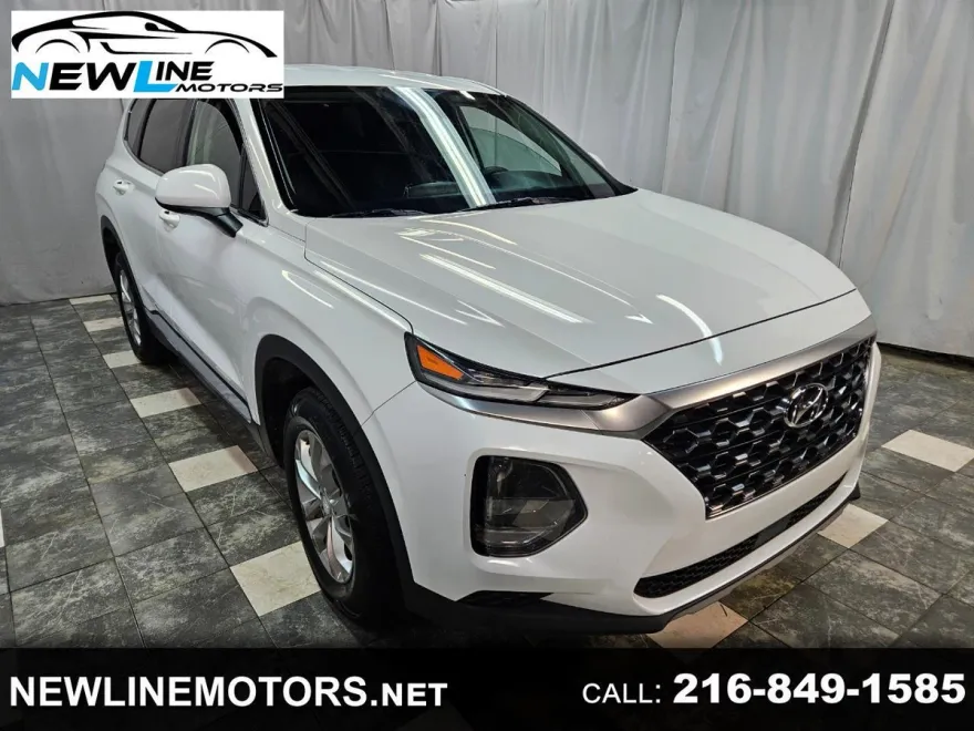 2020 Hyundai Santa Fe SE photo 1