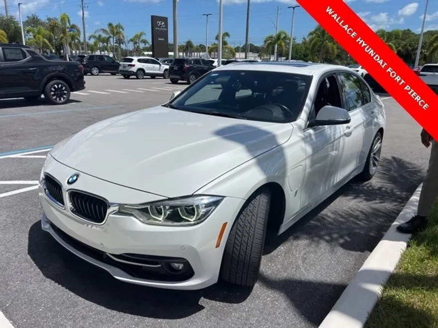 2017 Bmw 330e 3-Series photo 1