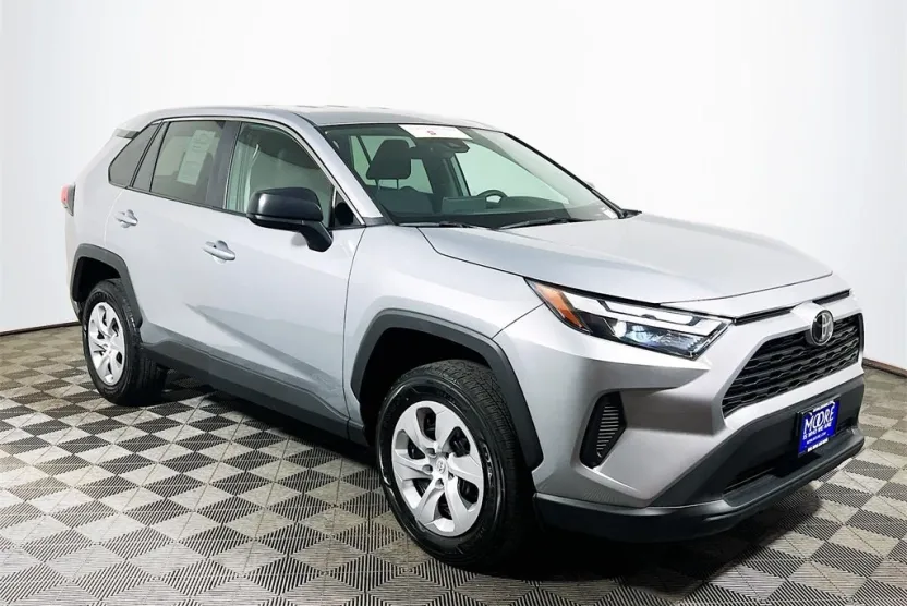 2025 Toyota RAV4 LE photo 1