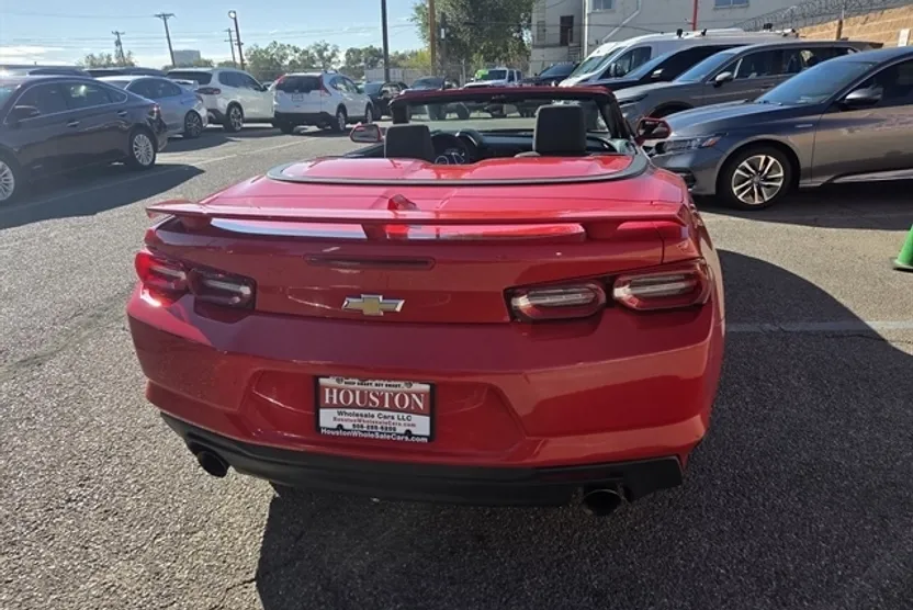 2020 Chevrolet Camaro 1LT photo 1