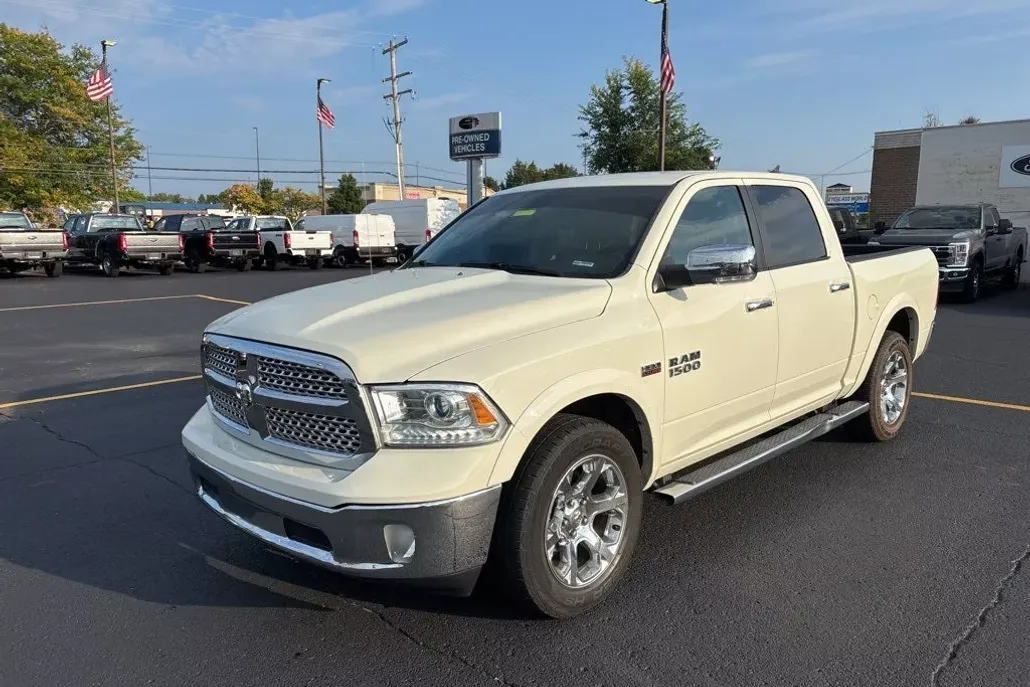 2016 Ram 1500 Laramie photo 1