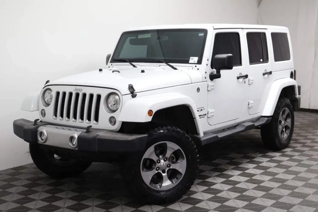 2017 Jeep Wrangler Unlimited Sahara photo 1