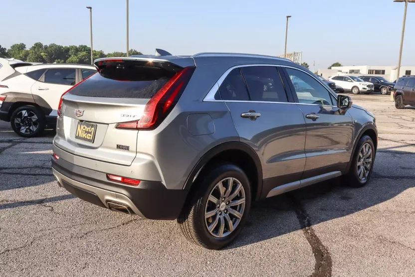 2023 Cadillac XT4 Premium Luxury photo 1