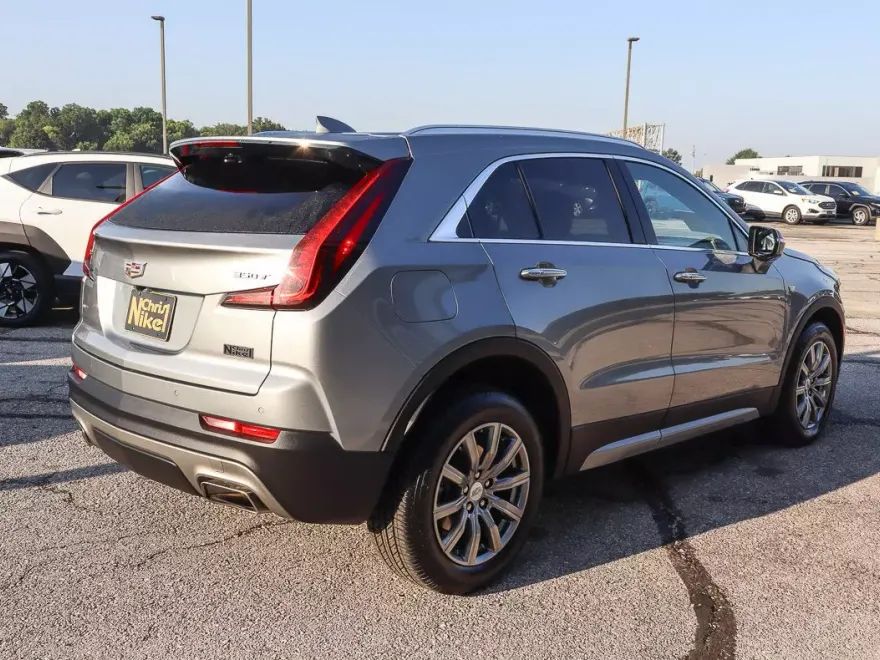 2023 Cadillac XT4 Premium Luxury photo 1