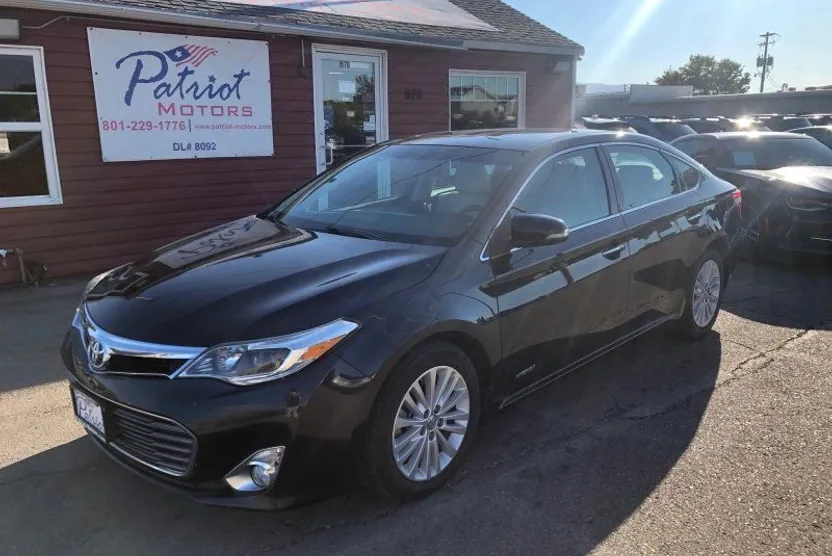 2015 Toyota Avalon Hybrid XLE Touring photo 1